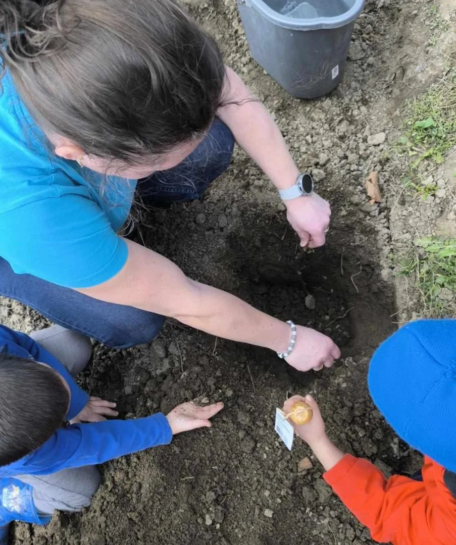 Iskolakerti alapozó