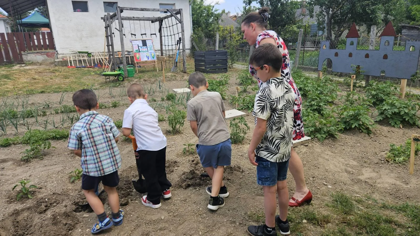 Iskolakerti alapozó